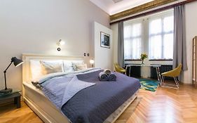 Apartment Nebovidy I - Free Parking - Terrace - Air Conditioning